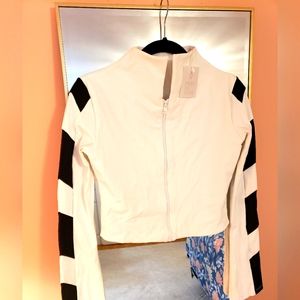 Port de bras Arrow Jacket small black and white